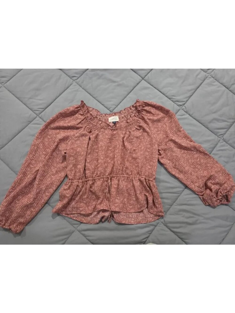 Women's sz Medium Universale Threads Cinched Waist Beautiful Blouse